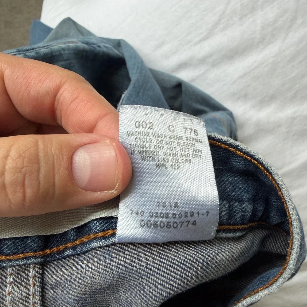 Y2K Levis 505 Regular Fit Jeans Blue Medium Wash Denim 34x32 Straight Distressed
